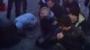 Місцеві активісти зупинили та роззброїли кілька автобусів із «тітушками» з Криму. Корсунь-Шевченківський, 20 лютого 2014 року. (скріншот з відео)