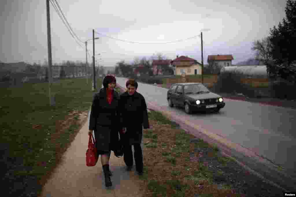 Sakiba Čović i Šemsa Hadžo, Breza, 6. mart 2013. Foto: Reuters / Dado Ruvić