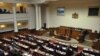 Сегодня на пленарном заседании оппозиция подвергла резкой критике эту поправку, но сопротивление у представителей правящей партий эта критика не вызвала