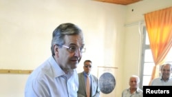 Liderul opoziției, fostul premier Antonis Samaras