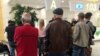 Туркмены по возвращении на родину подвергают физическому осмотру для выявления оспы обезьян