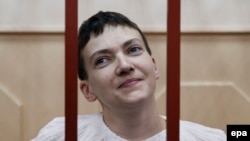 Надія Савченко під час засідання Басманного суду. Москва, 17 квітня 2015 року