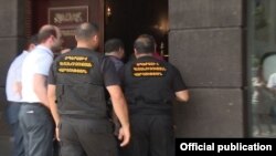 Armenia - Tax inspectors raid the offices of the GLG Project company in Yerevan, 23 June 2018.