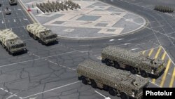 Ракетные комплексы «Искандер» на военном параде, посвященном независимости Армении, Ереван, 21 сентября 2016 г. 