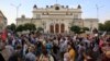 Хората по улиците в цялата страна искат оставката на правителството и на главния прокурор Иван Гешев. Някои обаче имат и други цели като промяна на конституцията, лустрация и дори забрана на 5G.