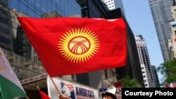 Парад тюркских народов в Нью-Йорке. Кыргызстан был представлен членами Кыргызского клуба/ 19 мая 2012 года. 