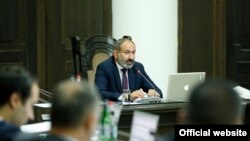 Заседание правительства Армении во главе с премьер-министром Николом Пашиняном