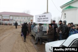 Урам җыенында йөзгә якын кеше катнашты