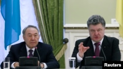 Nursultan Nazarbajev i Petro Porošenko u Kijevu