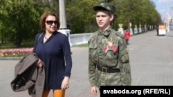 Belarusda ýurduň baýdagyny ýada salýan gyzyl-ýaşyl reňkli hem nagyşly bir lenta oýlanyp tapyldy.
