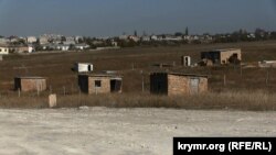 З таких будівель починалися багато селищ компактного проживання кримських татар, які повернулися з депортації