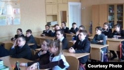 Гимназиядә дәрес бара