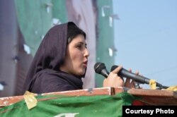 عایشه ګلالۍ