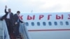 Германияга дарыланууга кеткен Курманбек Бакиев Кыргызстанга кайтып келди. Бишкек, 2008-жылдын 28-марты.