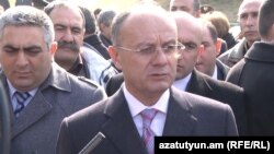 Министр обороны Армении Сейран Оганян (архив)