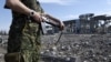 Руїни Міжнародного аеропорту «Луганськ» після боїв Збройних сил України із російськими гібридними силами, 11 вересня 2014 року 