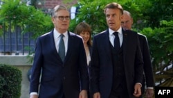 Kryeministrit britanik, Keir Starmer me presidentin francez, Emmanuel Macron.