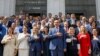 Народні депутати України під час фотографування на згадку про роботу у Верховній Раді VIII скликання. Київ, 11 липня 2019 року 