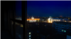 O vedere a orașului Tiraspol noaptea. În localitățile din stânga Nistrului au loc deconectări de la curentul electric cel puțin cinci ore pe zi.
