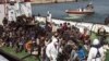 Spaseni migranti u italijanskoj luci Corigliano (arhivska fotografija)