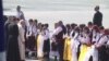 Papu na aerodromu dočekala djeca iz cijele BiH