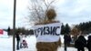 У Білорусі банкіри «боролися з кризою», спаливши на початку березня її опудало. А як боротися з нею в Україні?