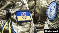 Шевроны чеченского добровольческого батальона имени Джохара Дудаева, воюющего с пророссийскими сепаратистами в составе Национальной гвардии Украины
