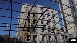 Здание больницы в Одессе, пострадавшее в результате атаки российских беспилотников, февраль 2025