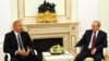 Президенты России и Азербайджана - Владимир Путин (справа) и Ильхам Алиев