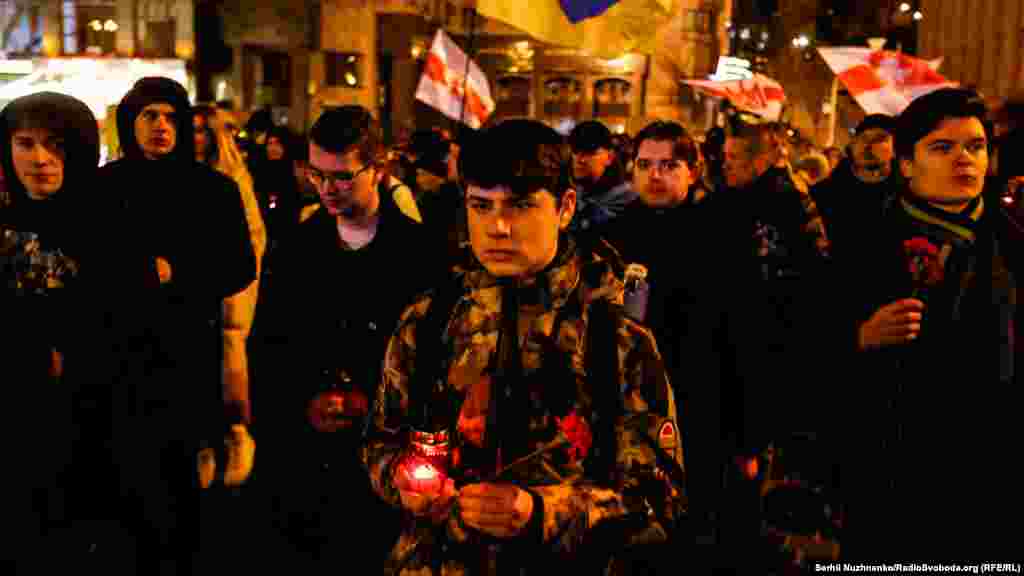 Під час ходи лунало гасло Майдану: «Герої не вмирають» 