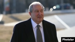 Armenia - Former Prime Minister Armen Sarkissian visits the TUMO Center for Creative Technologies in Yerevan, 31 January 2018.