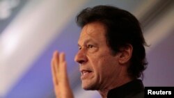 د پاکستان تحریک انصاف مشر عمران خان