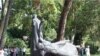 Памятник махаджирам в Сухуми