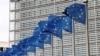 Zastave EU ispred sjedišta Evropske komisije u Briselu
