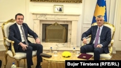 Kryeministri Albin Kurti dhe presidenti Hashim Thaçi.