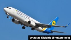 "Ukrainanyň halkara howa liniýalary" (UIA) kompaniýasynyň uçary. Çeşme: ©Shutterstock