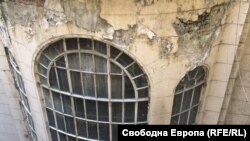 Фасадата на Ректората на Софийския университет.
