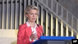 Preşedinta Comisiei Europene, Ursula von der Leyen a anunțat că Bruxelles-ul va organiza un pod aerian umanitar către Fâşia Gaza.