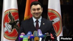 Armenia - Eduard Sharmazanov, a spokesman for the ruling Republican Party of Armenia, giving a news conference in Yerevan against the background of HHK banners, 15Feb2017.