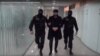 Армения - Полицейские сопровождают доставленного из Чехии в Армению Нарека Саргсяна, Ереван, 21 декабря 2019 г.