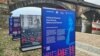 Публічная выстава «Палітычныя вязьні з Расеі, Беларусі і Ўкраіны» у цэнтры Прагі. Стэнды Марыі Калесьнікавай і Вольгі Лойкі.