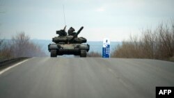 Tanc al republicii populare Donețk în regiunea Kirovsk, Ucraina (aprilie 2015) 