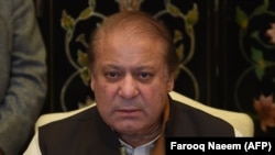 نوازشريف په اسلام اباد کې خبريالانو ته خبرې کولې