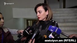ԱԺ փոխնախագահ Լենա Նազարյանը զրուցում է լրագրողների հետ, Երևան, 19-ը ապրիլի, 2019թ․