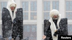 Балкарцы в национальной одежде проводят протестную акцию у стен Кремля против нарушений прав в Кабардино-Балкарии, 2019 год (Иллюстративное фото)