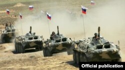 Учения на дислоцированной в Армении российской военной базе
