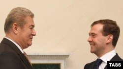 Preșdinții Dmitry Medvedev și Vladimir Voronin la St. Petersburg