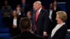 Дональд Трамп и Хиллари Клинтон во время дебатов