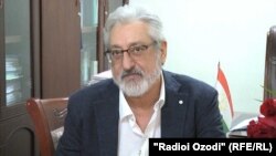 Известный иранский певец Эби