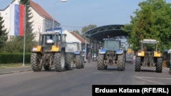 Poljoprivrednici iz RS blokiraju prijelaze, 3. septembar 2012.